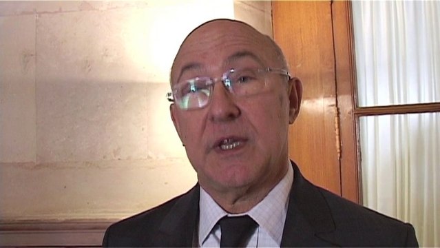 Michel Sapin : L’objectif des 100.000 Emplois d’avenir est considéré comme atteint