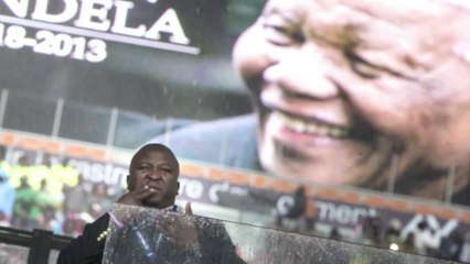 Falso intérprete é internado em hospital psiquiátrico