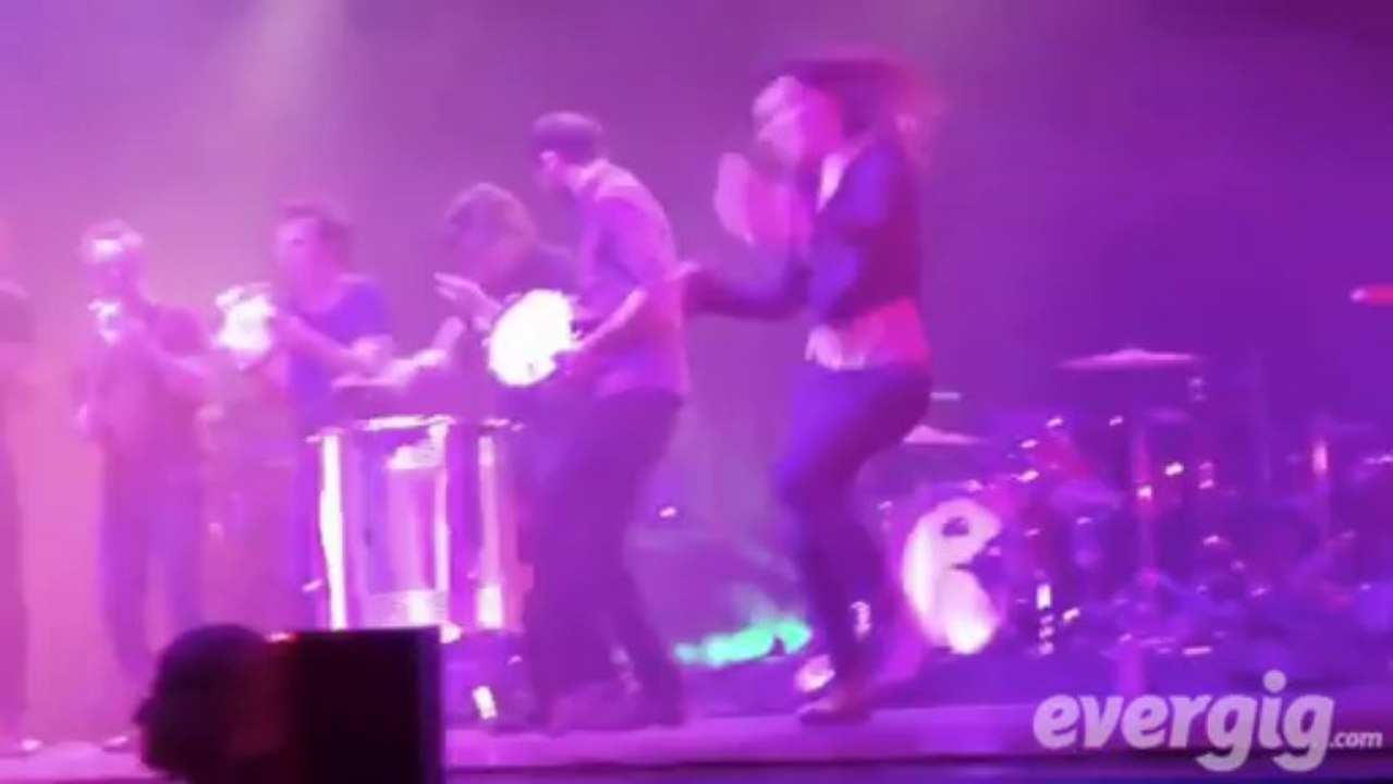 Zazie "Medley Brazil : Temps plus vieux / Sur toi / Je suis un homme / Un point c'est toi" - Halle Tony Garnier - Concert Evergig Live - Son HD