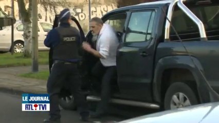 Enervement pendant un controle de la Police Boraine