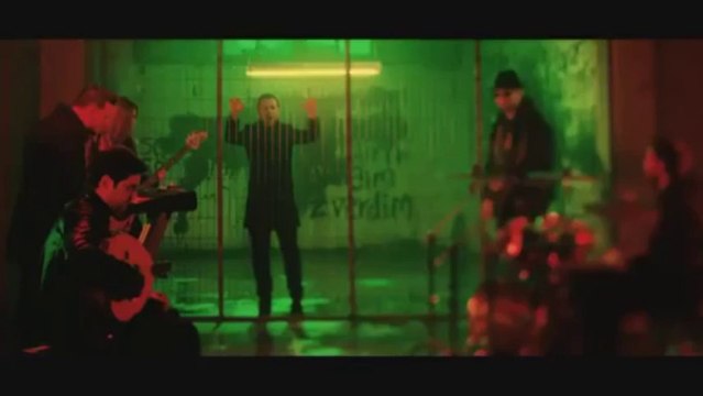 Eyvah (Emre Aydın )2013