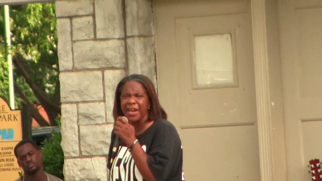 Her mother prayed 30 yrs to free her from homosexuality.  She say if God can do it for me he can do it for you.