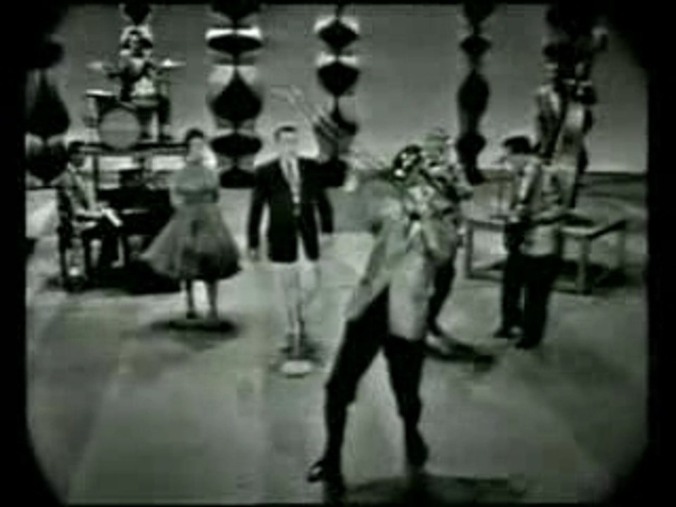 Louis Prima Just a Gigolo