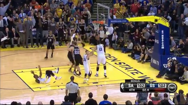 Le panier de la victoire de Tiago Splitter face aux Warriors