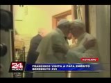 Papa Francisco saludó a predecesor Benedicto XVI por Navidad