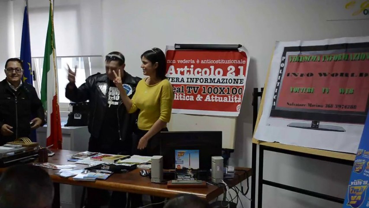 SARA TOMMASI NEWS FLERTA COL NOTO LEADER DEL MASCHILISMO MONDIALE-SALVATORE MASCHIO100X100