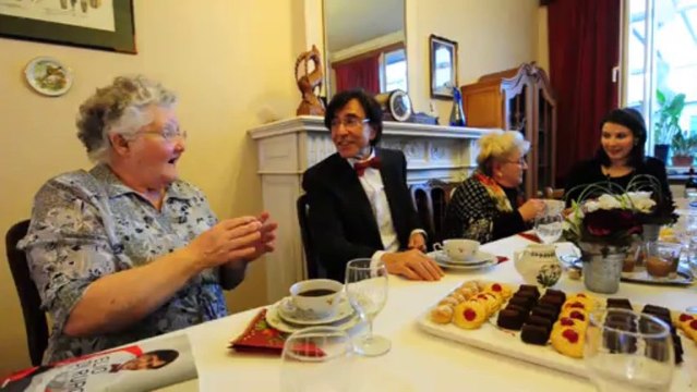 Elio Di Rupo retrouve son institutrice maternelle…..