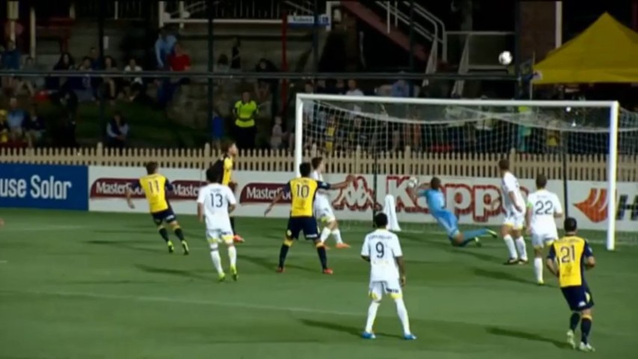 A-league: monster-save von wellington-keeper moss