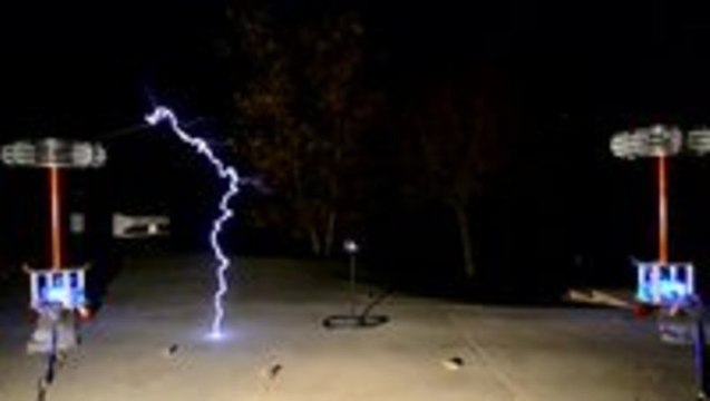 In the Hall of the Mountain King - Played on Tesla Coils