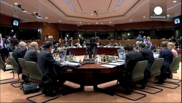 Consiglio europeo: Cameron raffredda entusiasmi su difesa comune UE