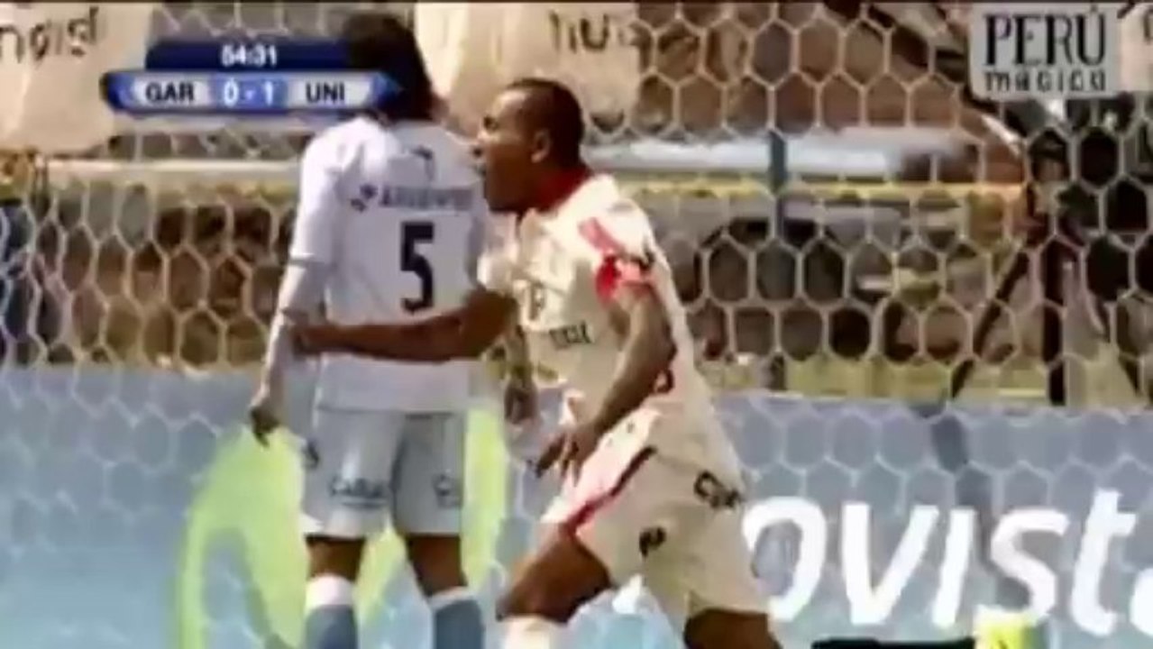 Peru: Torjubel-K.o.! Tyson geht zu Boden