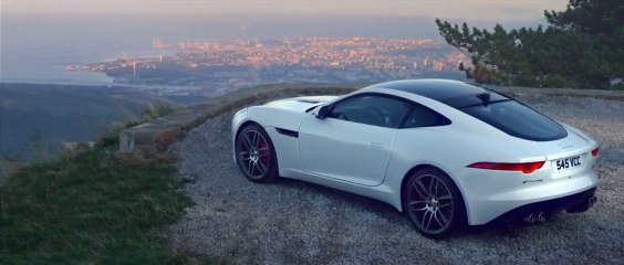 La Jaguar F-Type R Coupé se lâche en vidéo