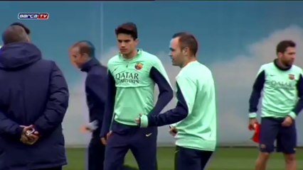 Injured Barcelona midfielder Xavi Hernández continues to train alone