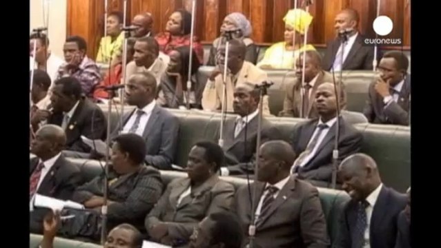 Ouganda : adoption d'une loi durcissant la répression de l'homosexualité