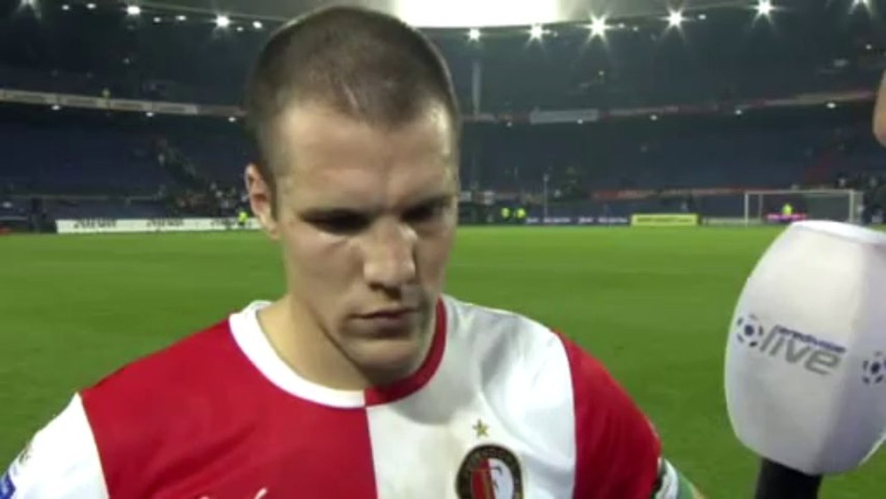 05-11-2011 Ron Vlaar na Feyenoord - NEC