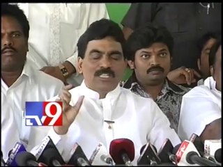 Seemandhra MLAs must defeat Telangana Bill - Lagadapati