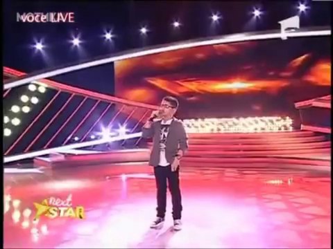 МОТИКА: Изведба на „The Show Must Go On“ од 10 годишно дете од која се ежи кожата