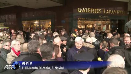 Valls présente le dispositif de sécurité à Paris pour les fêtes