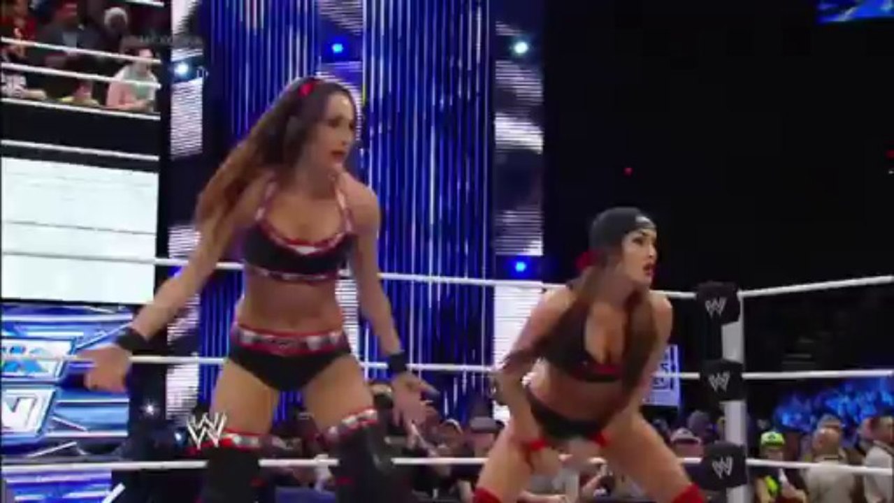 Brie Bella vs. Tamina Snuka SmackDown, Dec. 20, 2013