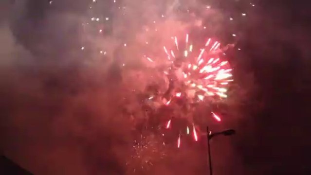 Beauvais : Pont de Paris, un feu d'artifice avant l'ouverture