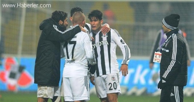 Beşiktaşlı Necip ve Gökhan, Maç Sonunda Tartıştı