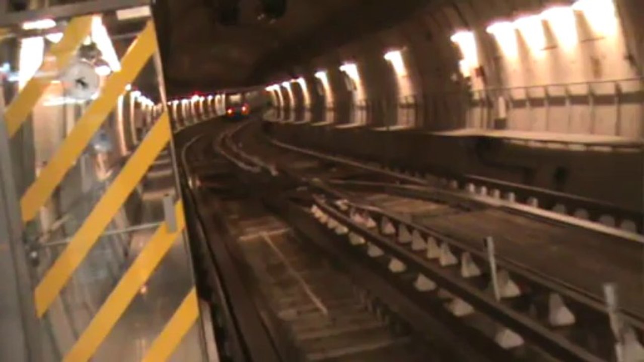 11  11  2013   Vidéo ouverture Gare  Métro OULLINS