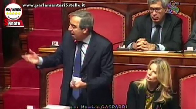 Paola Taverna: il M5S chiede le dimissioni di Gasparri - MoVimento 5 Stelle