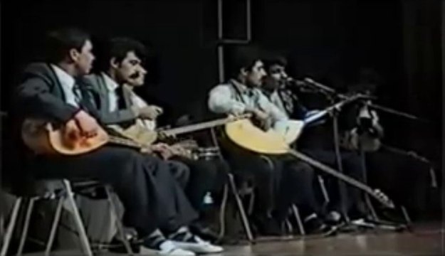 Uğur Işılak - Vatanın gurbanıyam - Üç hilalli bayrağı tutanın gurbanıyım(!)