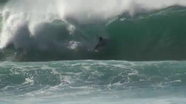 Banzai pipeline surfing 2009 North Shore Oahu world class surfing