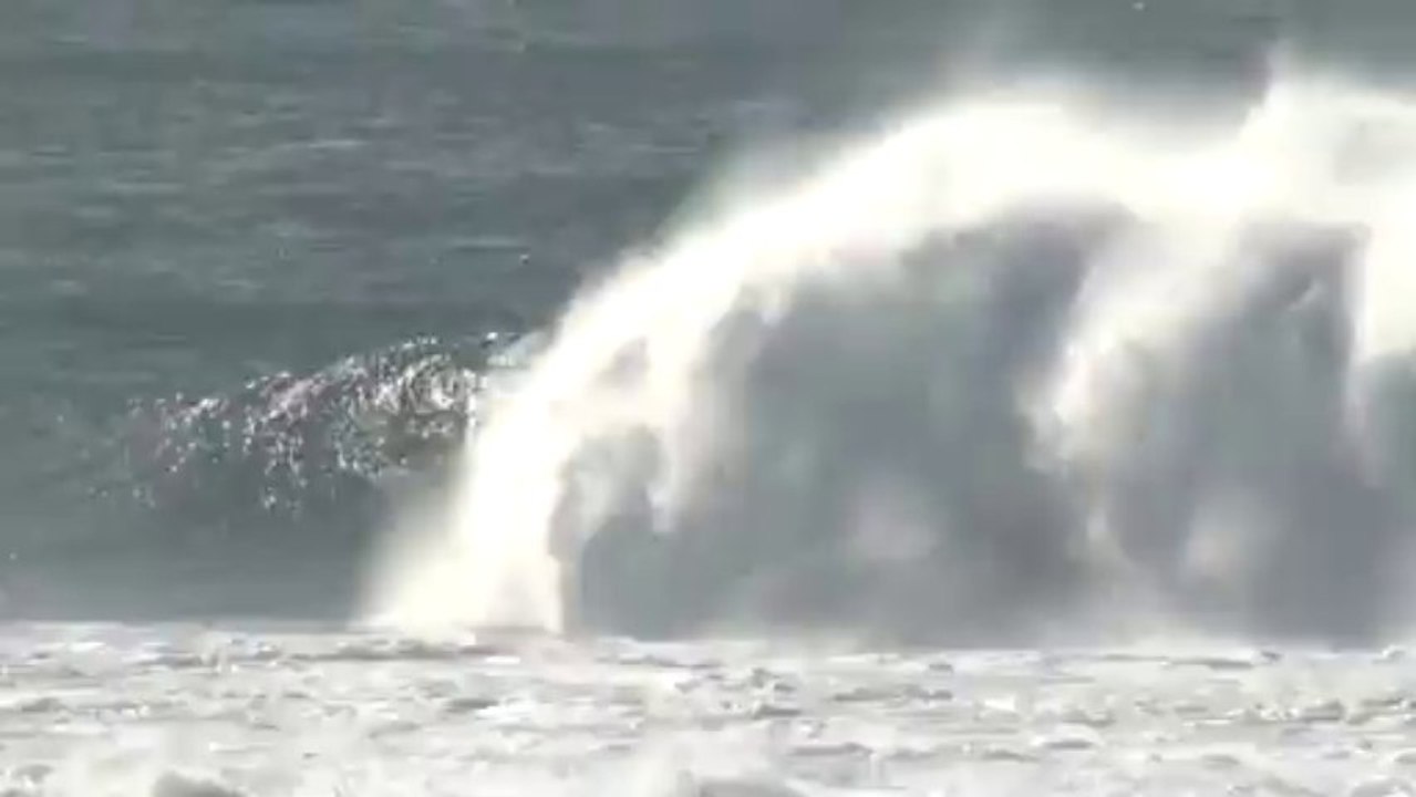 Banzai pipeline surfing 2009 North Shore Oahu world class surfing
