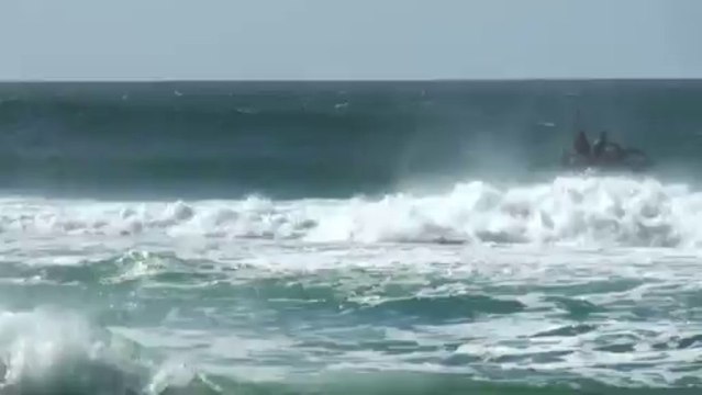 Banzai pipeline surfing 2009 North Shore Oahu world class surfing