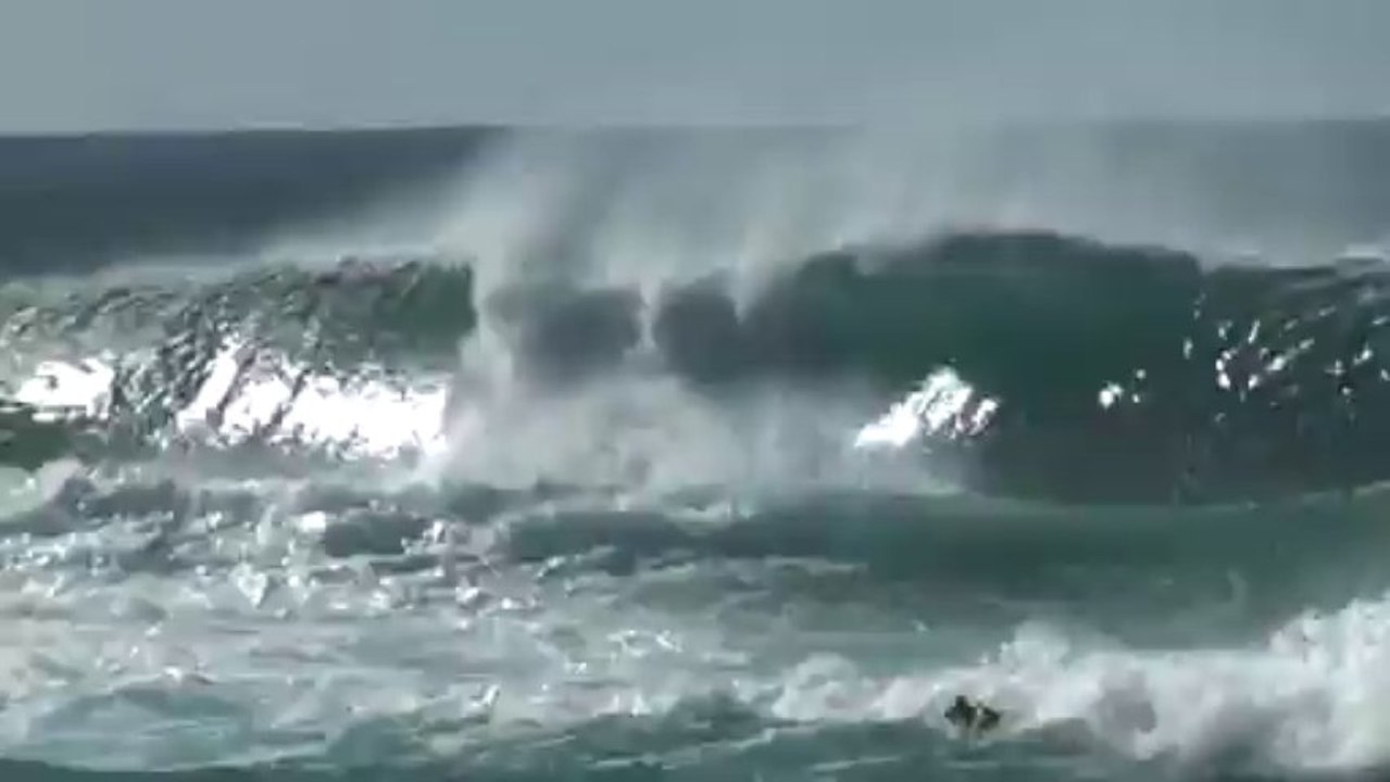 Banzai pipeline surfing 2009 North Shore Oahu world class surfing