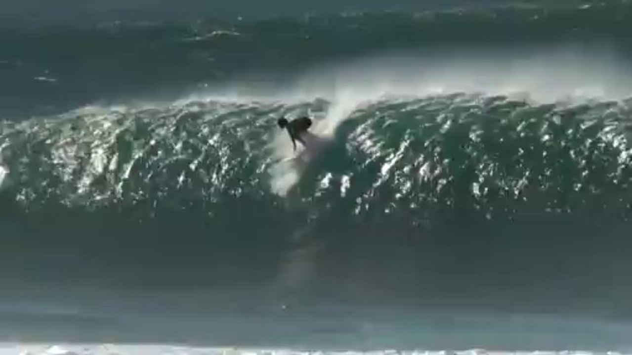 Banzai pipeline surfing 2009 North Shore Oahu world class surfing