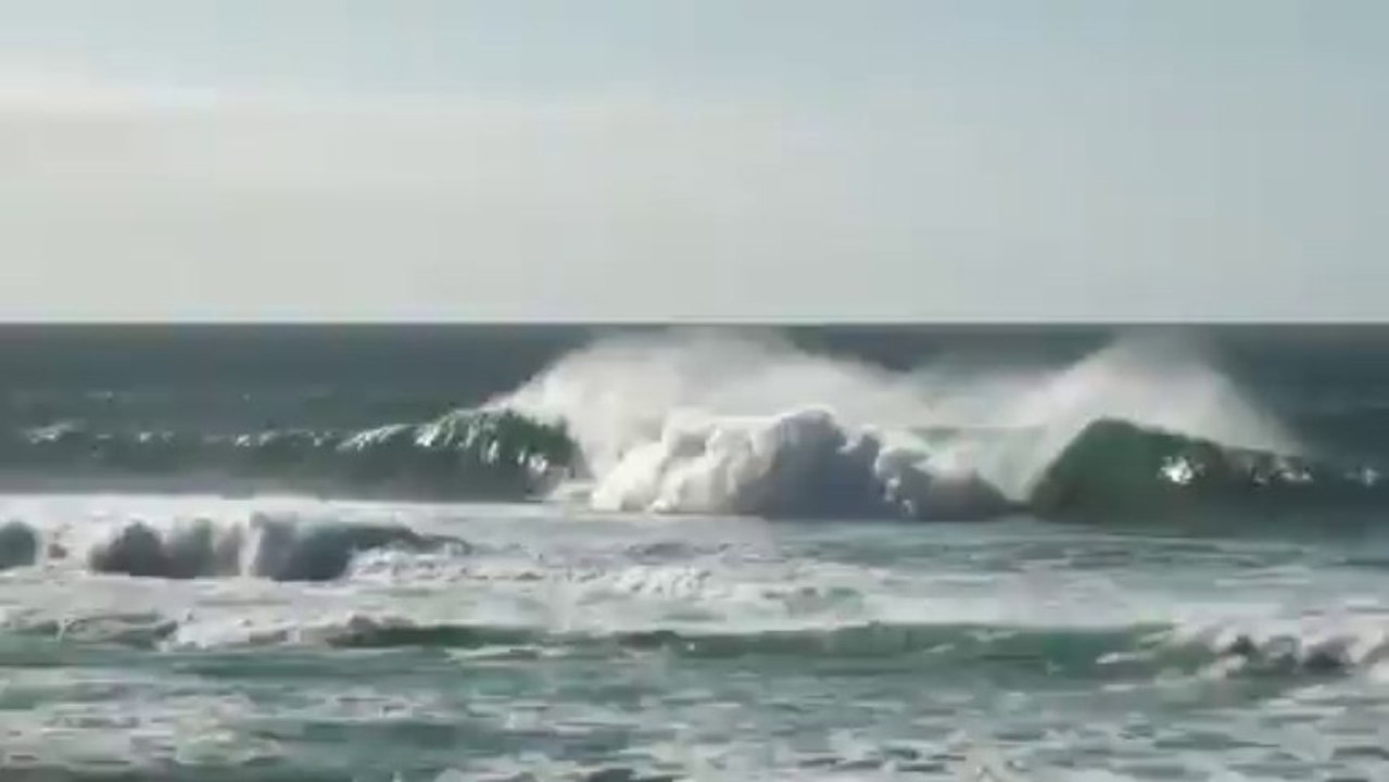 Banzai pipeline surfing 2009 North Shore Oahu world class surfing