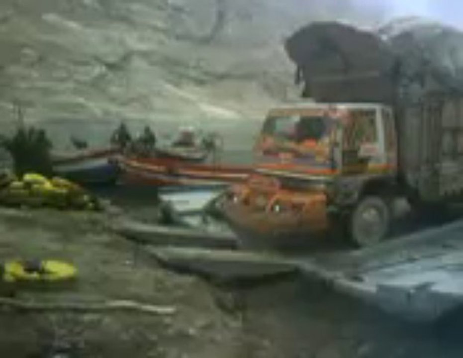 Truck drowning at Attabad Lake