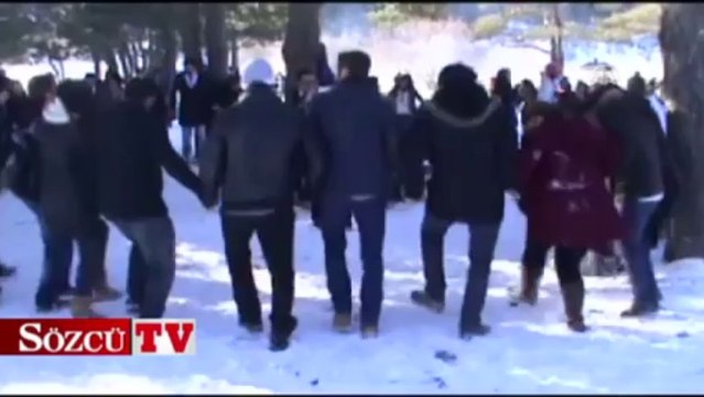 Buz tutan gölün üzerinde horon oynadılar