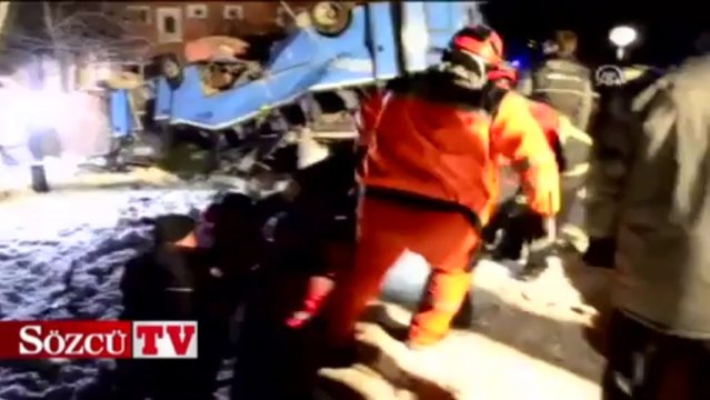 Öğrencileri taşıyan midibüs kaza yaptı: 11 ölü