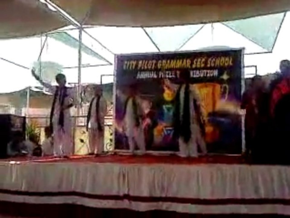 Hamza Abbas perform AYE JAWAN videos..anual examination