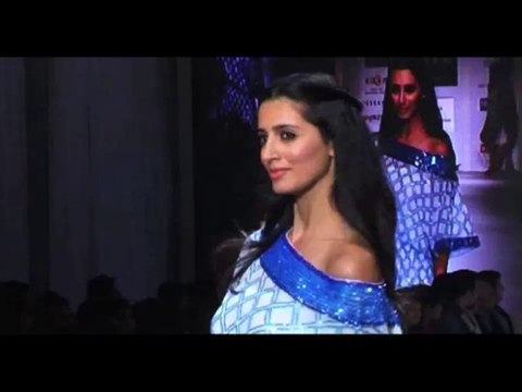 Hot & stunning models at Gitanjali Jewels Collection Unveiling at IRFW 2013