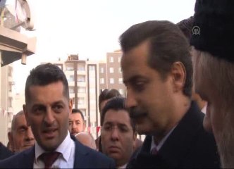 Bakan Çelik, pastane açılışına katıldı -