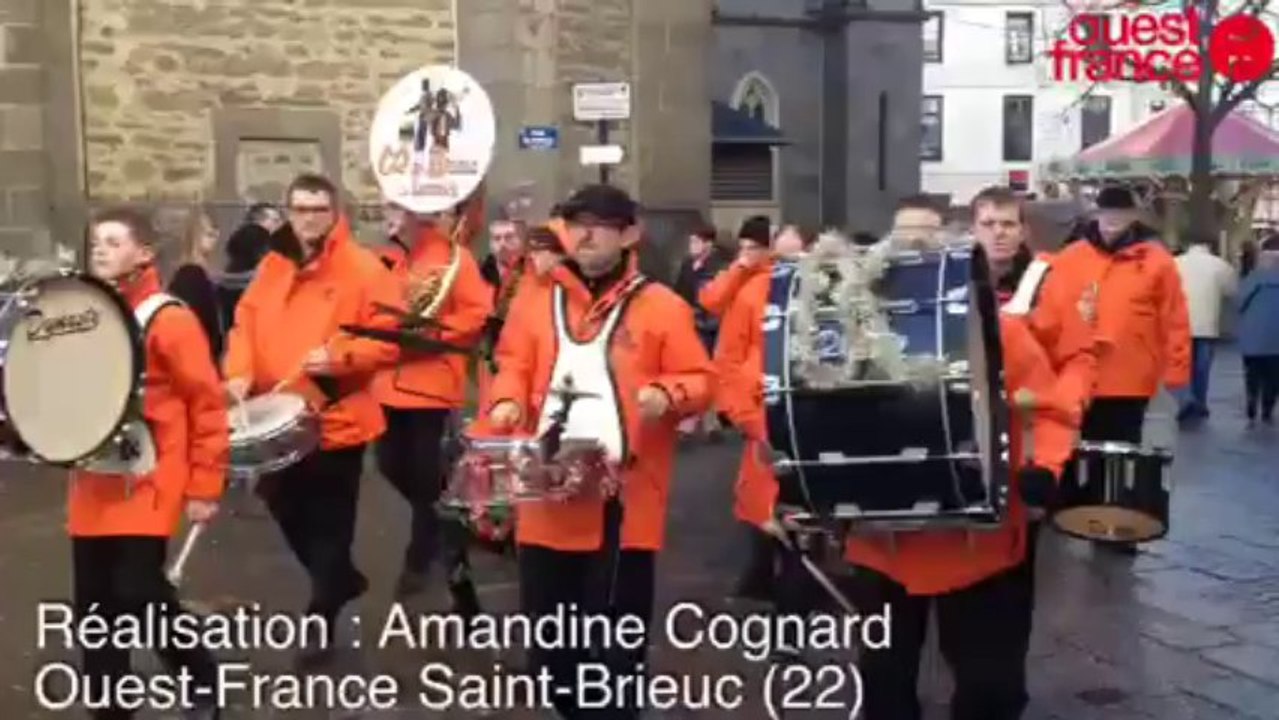 Foule de visiteurs dans les rues ce dimanche