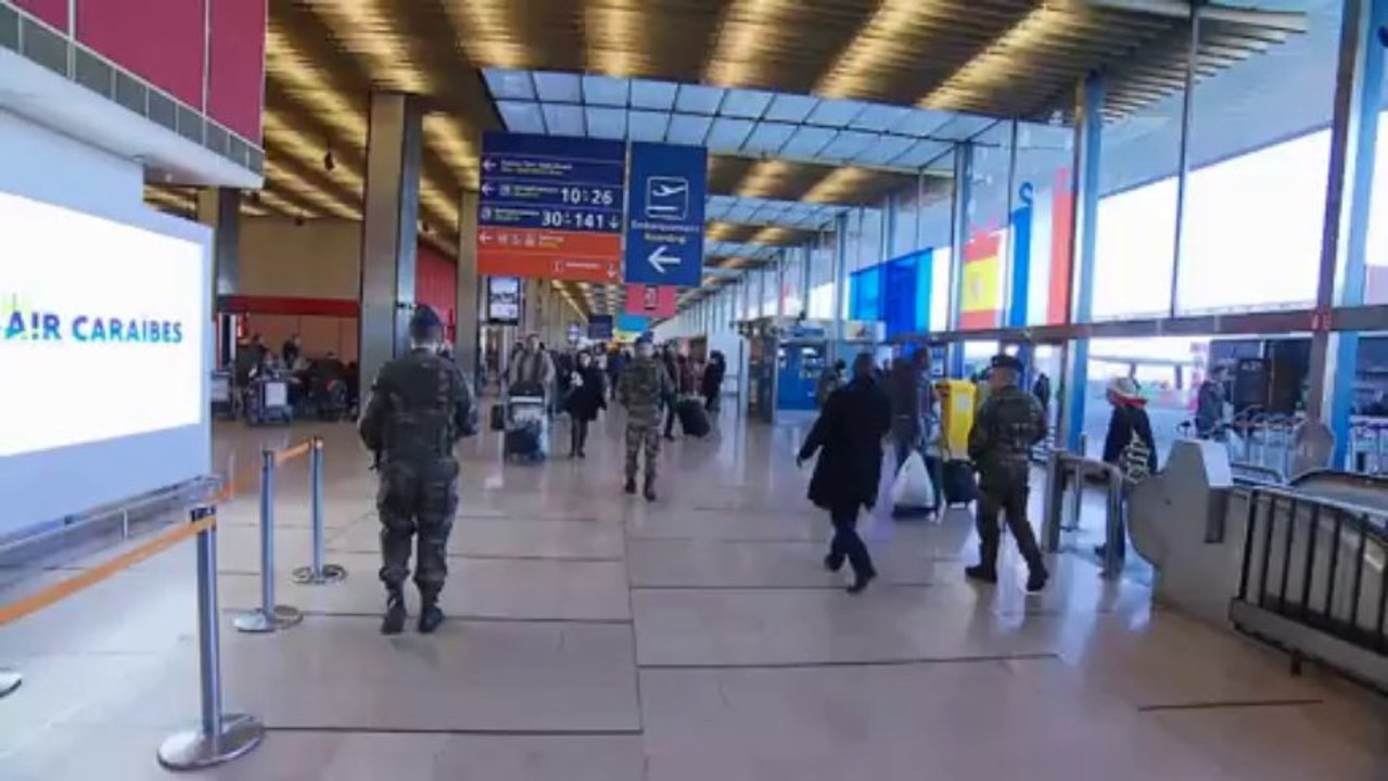 Vigipirate: le ministre à Orly