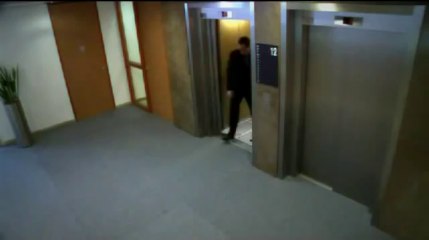 Terrifying lift floor drops into shaft with people inside