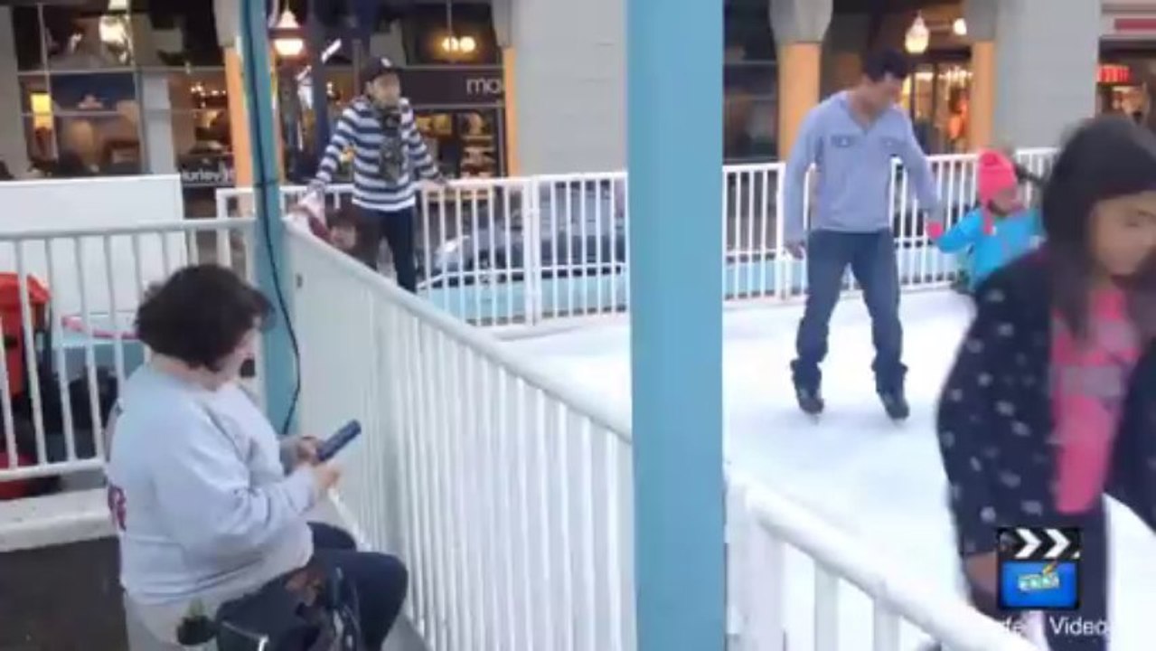 Ice Skating at horton plaza in Downtown Dan Diego