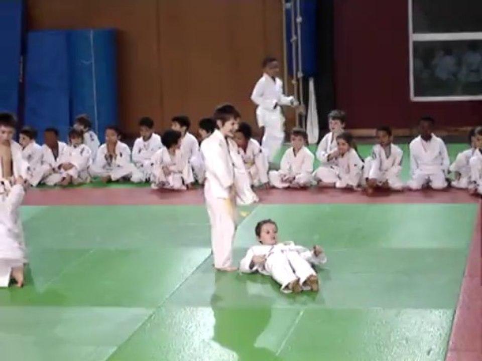 MOV05058