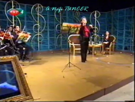 Ayşe TAŞ-Ben Gamlı Hazan Sense Bahar Dinle De Vazgeç