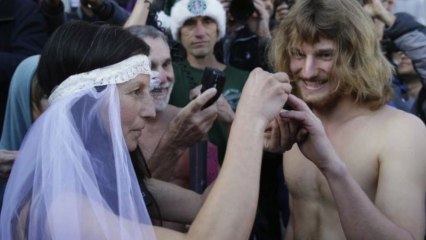 Nude Nuptials Broken Up by San Fran Cops