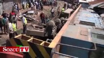 Kenya'da tren gecekonduların üstüne devrildi
