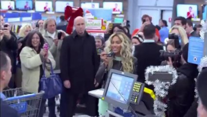 Beyonce brings Christmas cheer to shoppers