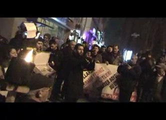 Aydın'da Halk Bankasının Önünde Ayakkabı Kutulu Eylem